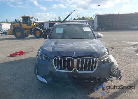 2024 BMW X1 xDrive28I z USA, uszkodzony, nr VIN WBX73EF04R5Z92995